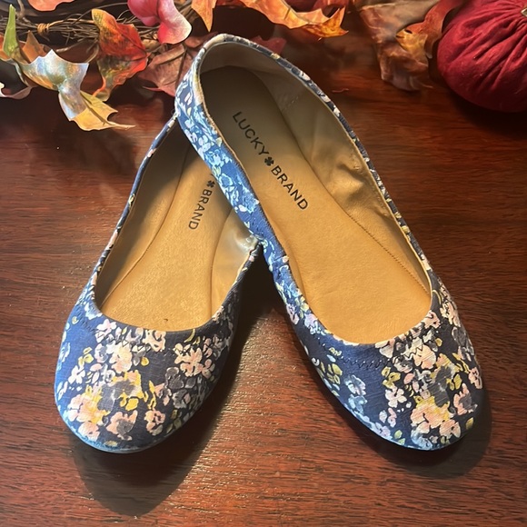 Lucky Brand Emmie Floral Flats Size 7W/37 - Picture 1 of 8